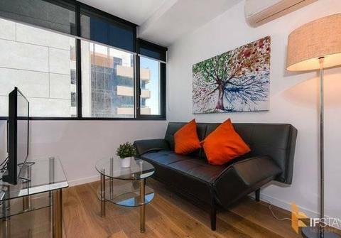 Fully furnished 1 bed 1 bath at the heart of Melbourne CBD
