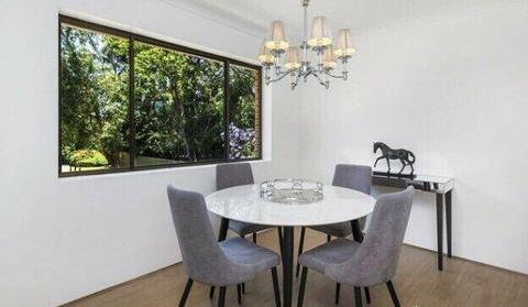 Newly Renovated 2 Bedroom Apartment - TOOWONG