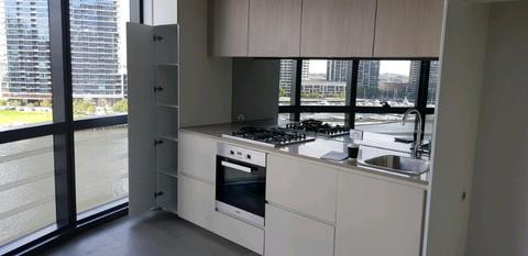 Fully furnish. Apartment in Docklands. Preferably asian males!!!