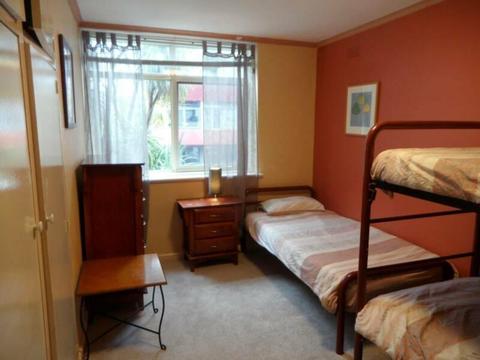 Clean Triple Room to suit a TRAVELLING Group of 3 in 2BR Flat