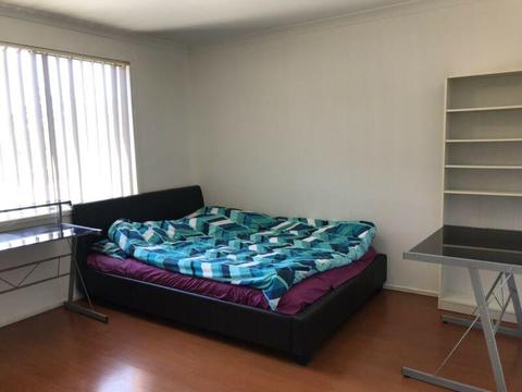 Room for rent in Derrimut