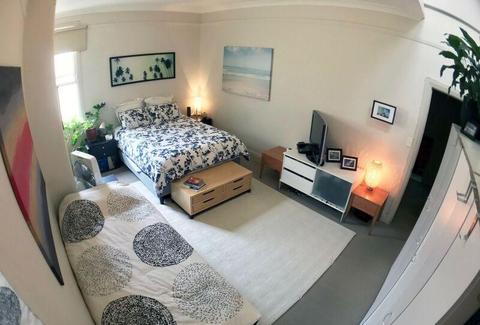 Room for Rent, Bondi Beach Front (Short Term)