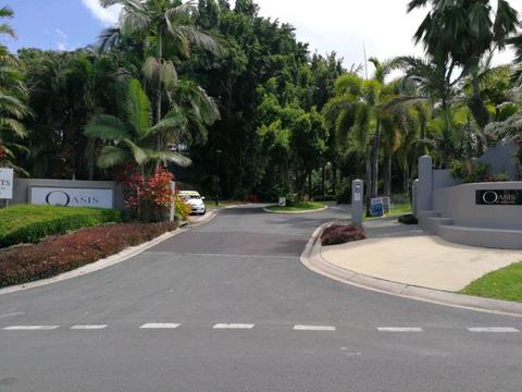 furnished 3 bedroom apartment Palm Cove