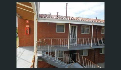 2 bedroom unit in the centre of Rockingham