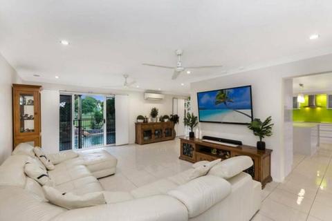 Price Drop - 6 Bedroom House for Sale on Acre Block. Townsville
