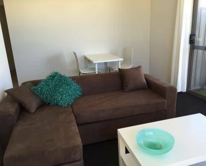 FULLY FURN Apartment near Baldivis shops - AC and free internet