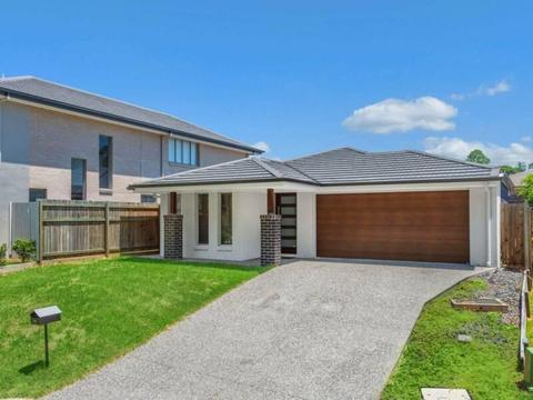 5 bed Family Home - Central Location - Malvern Rd, Albany Creek