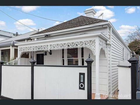 Beautiful 2 bedroom house in South Yarra for lease