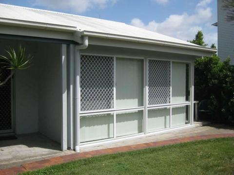 Granny flat - quiet and by the beach at Mudjimba