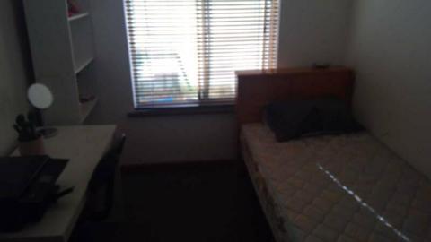 Looking for a male housemate for single furnished room