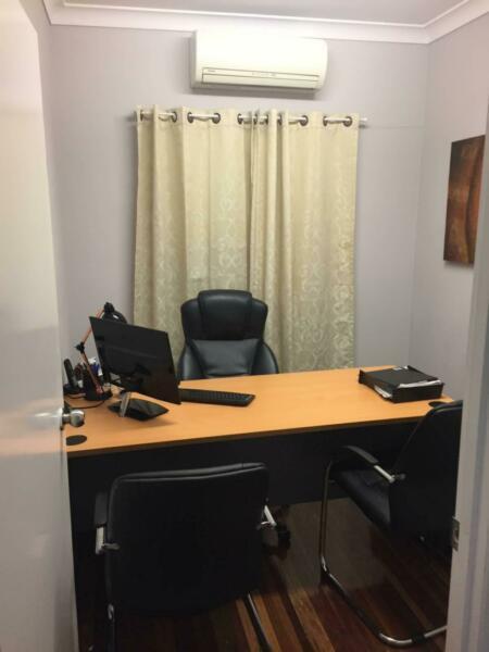 SHARING OFFICE SPACE IN SUNNYBANK
