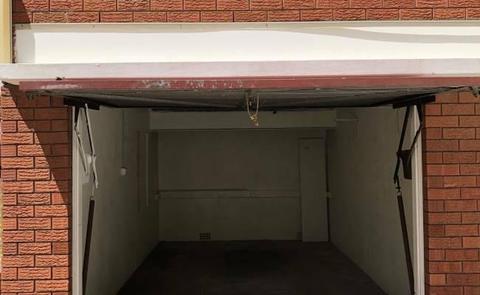 Lock-up Garage for Rent near to Eastwood station