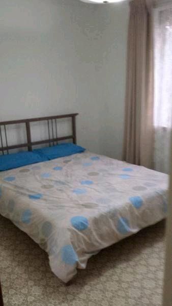 Large bedroon to rent in fully furnished house