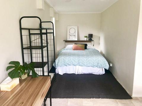 Student & Traveller Private Studio Accommodation Frenchs Forest