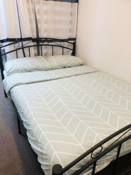 Room for lady or couple $350/w close to TAFE Meadowbank