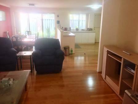 Large Bedroom with Queen Bed, Modern Home, All Bills, NBN Incl