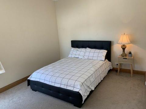 LARGE BEDROOM IN PROSPECT AVAILABLE NOW
