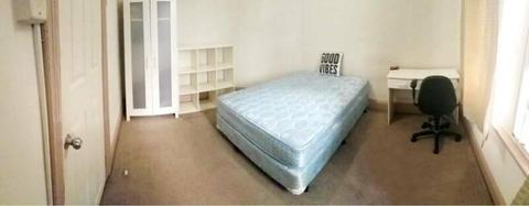 OWN PRIVATE ROOM in SURRY HILLS = 5 min to CBD = AVAILABLE 17/03