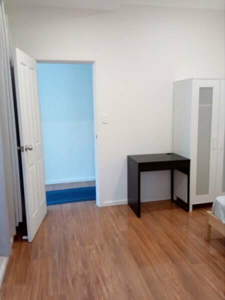 One bedroom with its own bathroom in Enfield - Burwood area