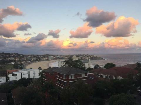 Huge, fully furnished room available minutes from Bondi Beach