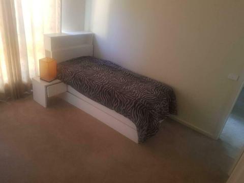 ROOM FOR RENT $140PW WIFI AND EXPENSES INCLUDED