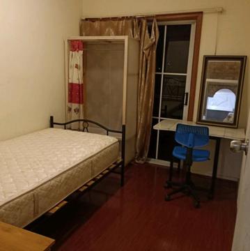 Burwood room for rent