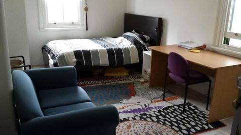 Large Fully Furnished Studio Room in Petersham, Close to Station