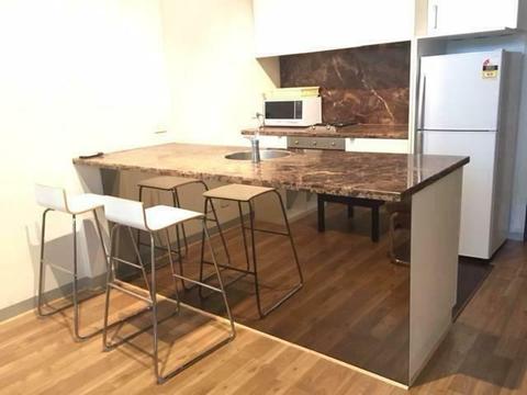 Furnished Room in Free Tram Docklands with Utilities/Wifi for 205