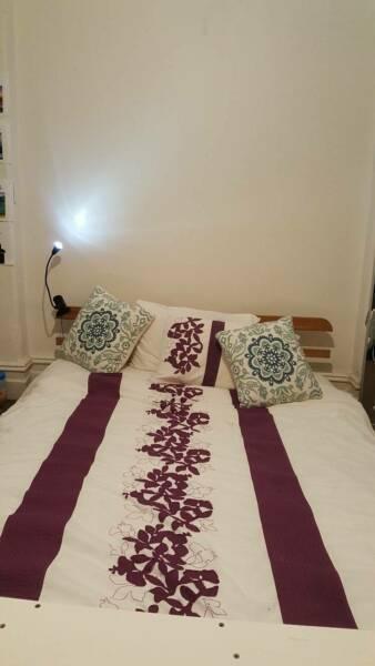Large Room In Newtown!