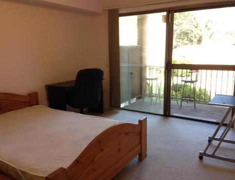Master bedroom with ensuite near Macquarie University