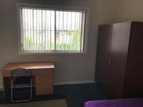 Granvilee 5 mins walk to station quiet and clean room for rent