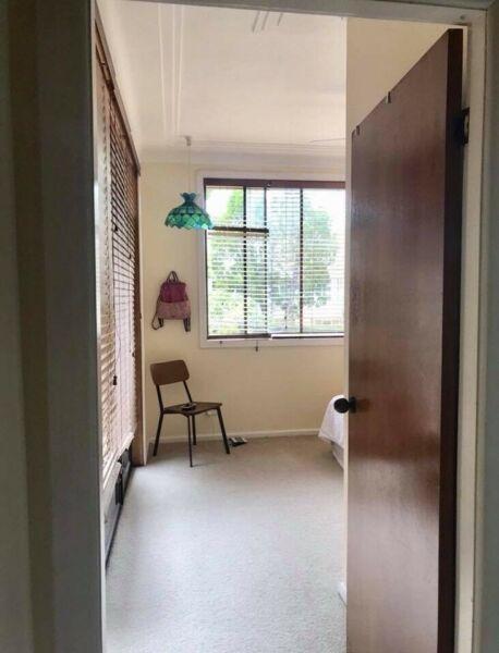 Private room available for couple in Dee Why