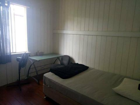 FURNISHED ROOM available in GREAT LOCATION