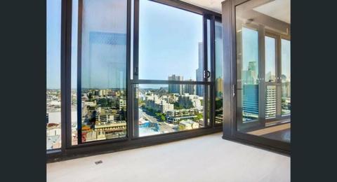 18th Floor - 2 Beds & 2 Baths - Get In Quick - I need a Flat Mate