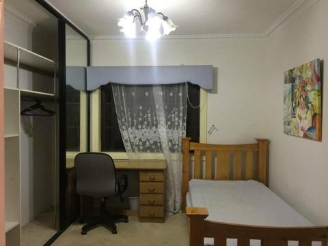 One en-suite room available for rent in central Preston