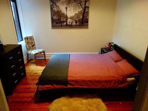 Room 10min to CBD for couple or to share