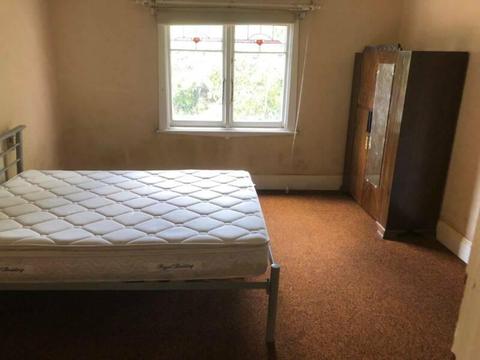 Room Available in Brighton!!!