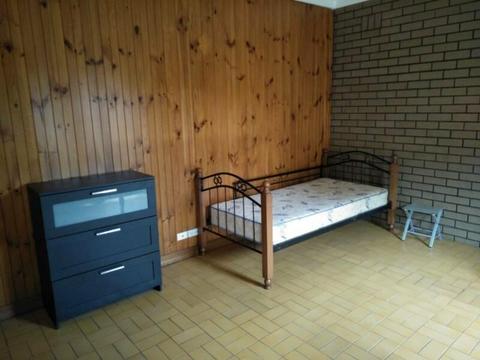 Single room in Ascot Vale. Female only 175/week