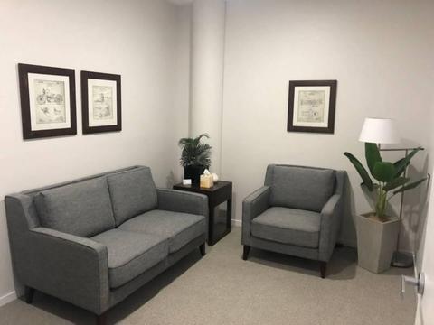 Newly renovated consulting room with parking for rent