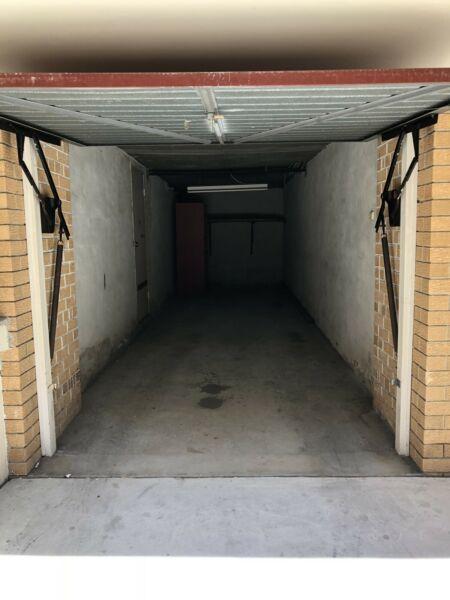 Lock up garage for rent @270pm
