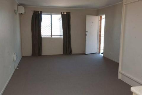 Hamilton 2br,air cond NBN ,river views