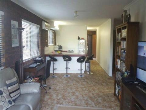 2 bedroom unit for rent Dinmore