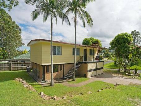 Goodna: 3BR Highset Rental Home with 2 Extra Rooms Underneath