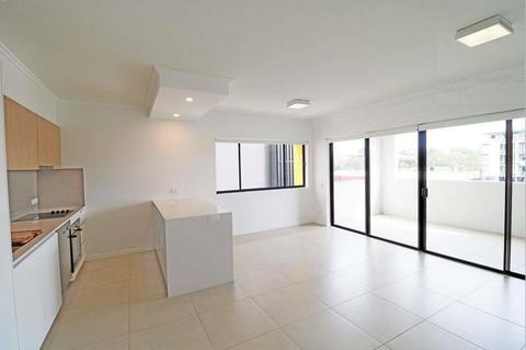 2-Bed. 2-Bath. 300m to Windsor Train Station.only 4km from CBD