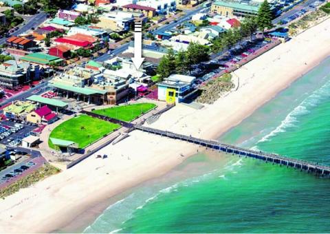 Henley Beach 4BR House. FROM $990pw/ ASK about SHORT STAYS