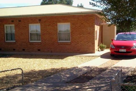 CRYSTAL BROOK SA COZY 3 BR HOME, CLOSE TO CITY CNTRE, NEWLY PAINT