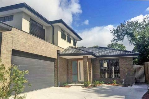 4 bedroom townhouse for lease - Scoresby