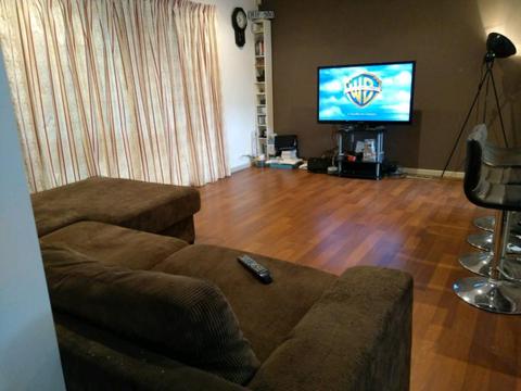 3 bedroom furnished house, mountain view, Mooroolbark hill side