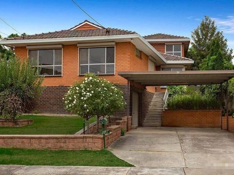 4-bedroom house plus 2-bedroom granny for extended family Macleod