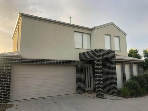 Cranbourne townhouse for rent $370 accessible and comfortable